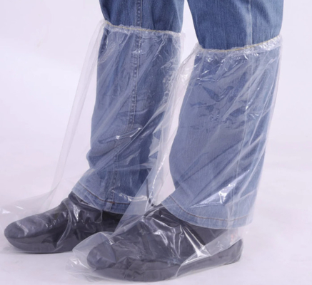 As botas descartáveis materiais do HDPE do PE cobrem o tamanho impermeável de 40×45cm